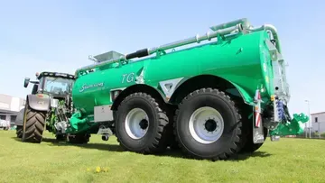 Samson пополнил линейку цистерн для навоза новой моделью TG15